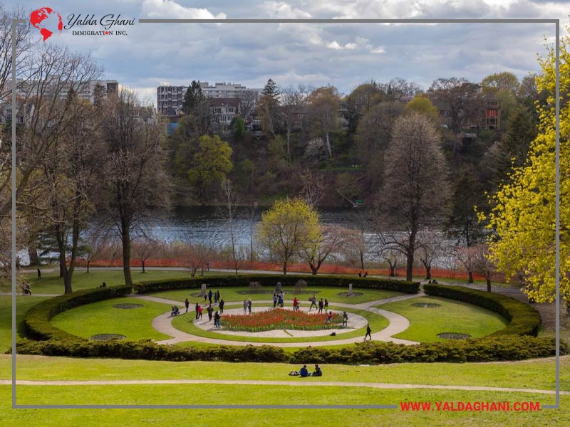High Park در فصل پاییز یا بهار