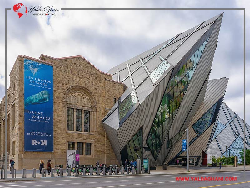 ساختمان مدرن Royal Ontario Museum